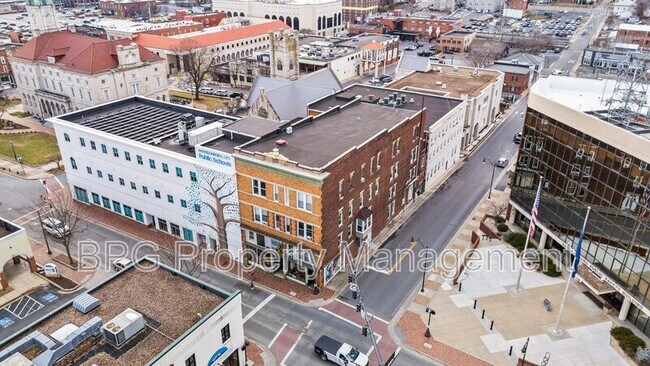 Building Photo - 95 N Main St