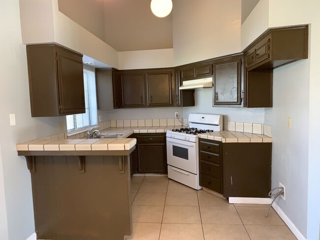 Building Photo - 4525 Trumbull Dr