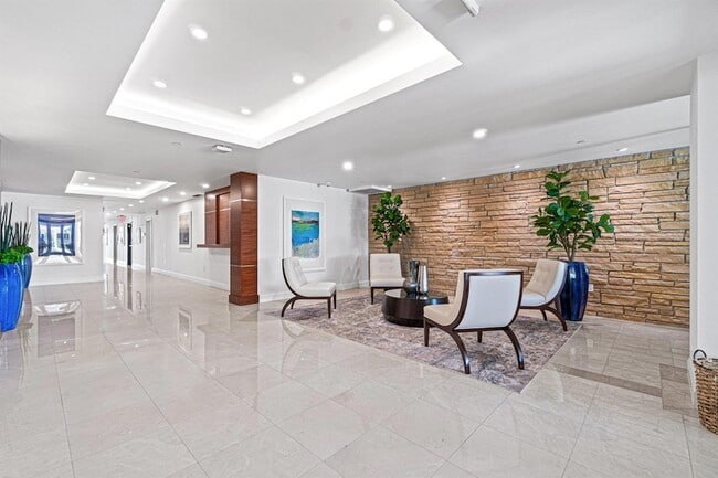 Building Photo - 3009 S Ocean Blvd