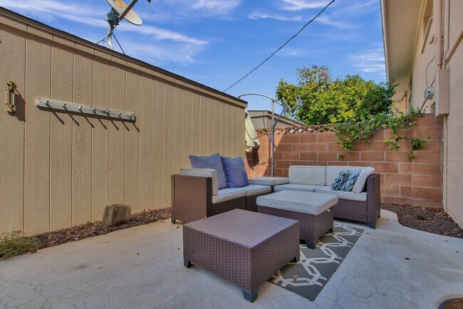 Building Photo - 6165 N Granite Reef Rd