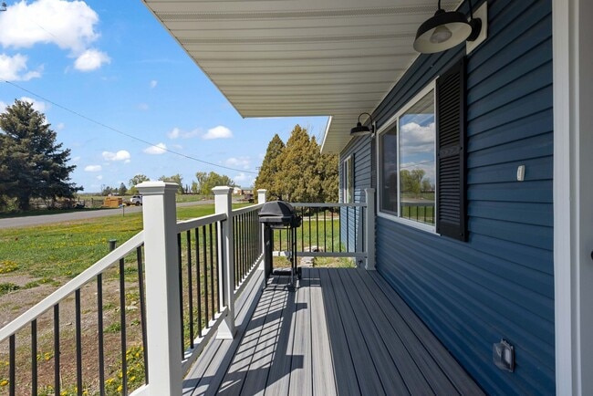 Building Photo - COUNTRY CHARMER 3 BED 2 BATH HOME IN CHESTER