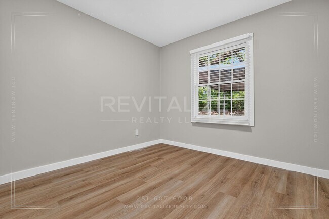 Building Photo - 2900 Lott Dr