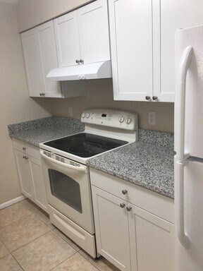 Building Photo - 204 N Grannis Ave