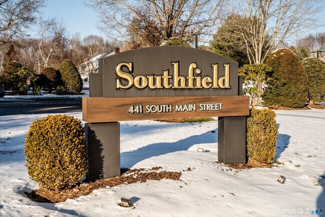 Building Photo - 449 S Main St