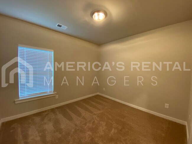 Building Photo - Home for Rent in Clanton, AL!!! COMING SOON!
