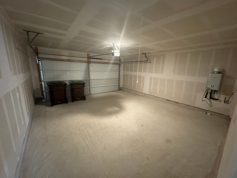 Building Photo - 1155 Barbarosa Rd