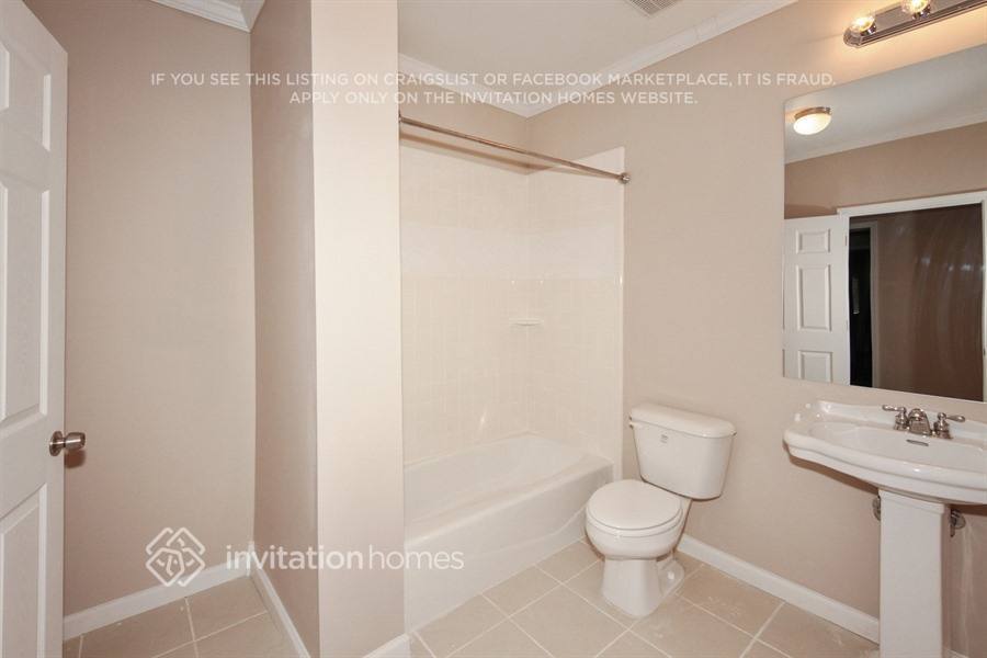 Building Photo - 1215 Mobile Way