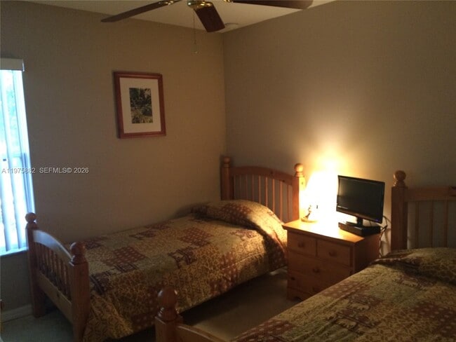 Building Photo - 2669 Mayaguana St