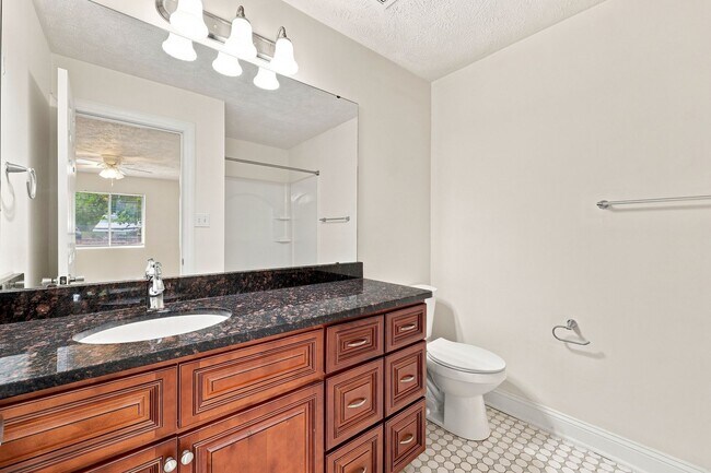 Building Photo - 104 Turtle Creek Rd