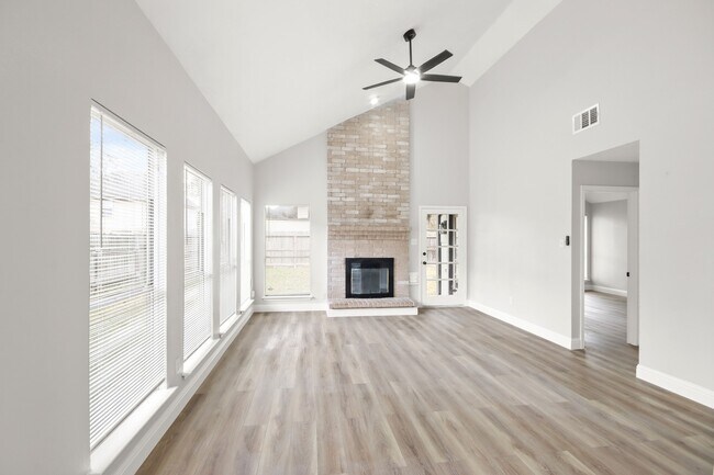 Building Photo - 16602 Capewood Dr