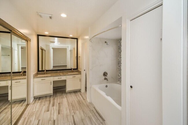 Building Photo - 15802 St Lawrence Cir