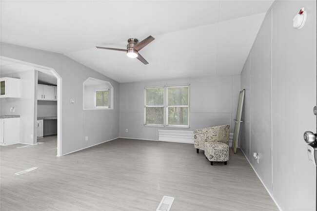 Building Photo - 184 Lions Cir