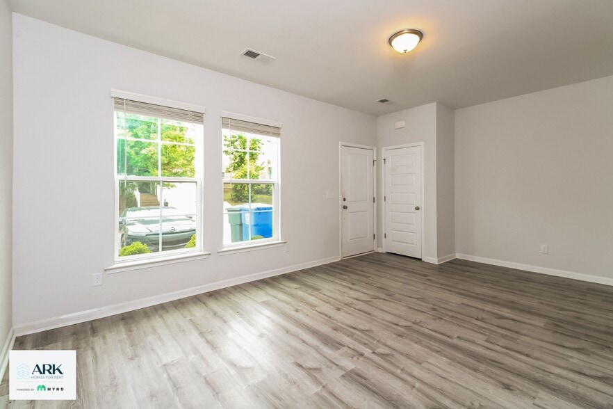 Building Photo - 339 Northwood St