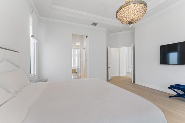 Building Photo - 128 Abondance Dr