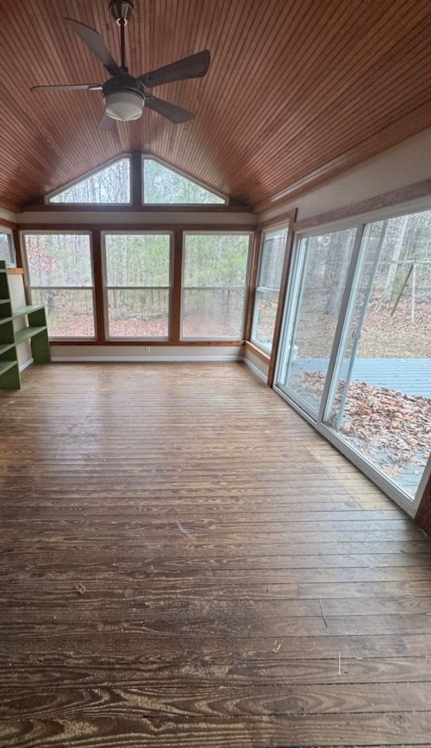 Building Photo - Charming and Spacious 3BR 2BA Home w/ Full Kitchen Suite + Garage + Optional Boat Launch Access i...