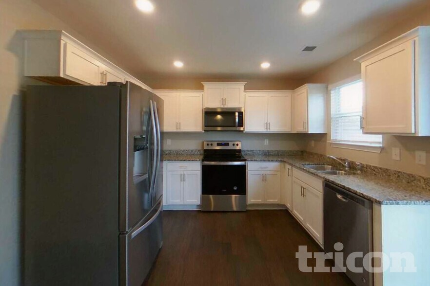 Building Photo - 283 Millen Dr