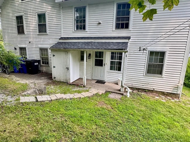 Building Photo - 111 Rockwell St
