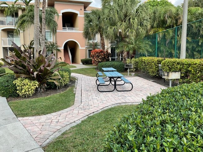 Building Photo - 6529 Emerald Dunes Dr