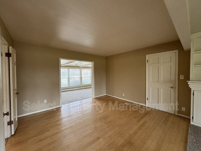 Building Photo - 5437 Covington Rd