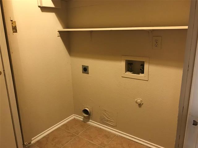 Building Photo - 904 Sylvan Creek Dr