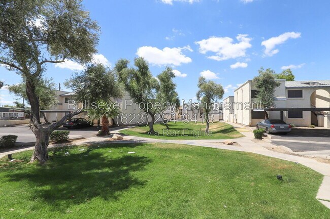 Building Photo - 1540 W Mercer Ln