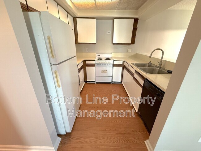 Building Photo - 1831 J Julian Ln