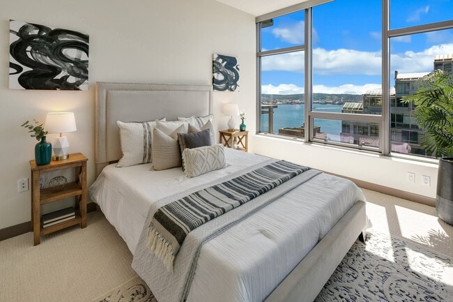 Building Photo - 2033 2nd Ave