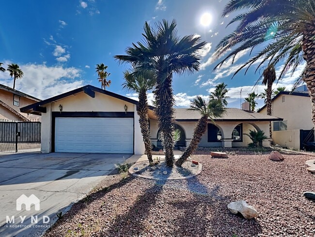 Building Photo - 2001 Verdinal Dr