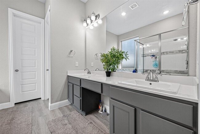 Building Photo - 6506 Tiburon Lakes Dr