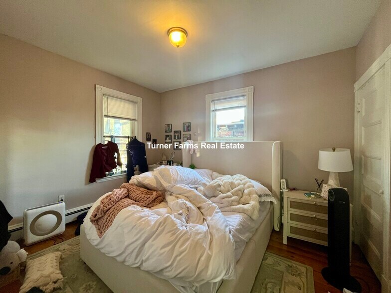 Building Photo - 803 Parker St