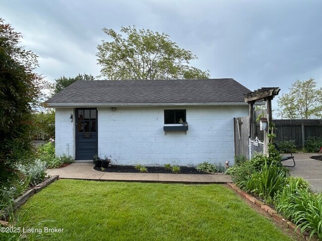 Building Photo - 1445 Campbellsville Rd