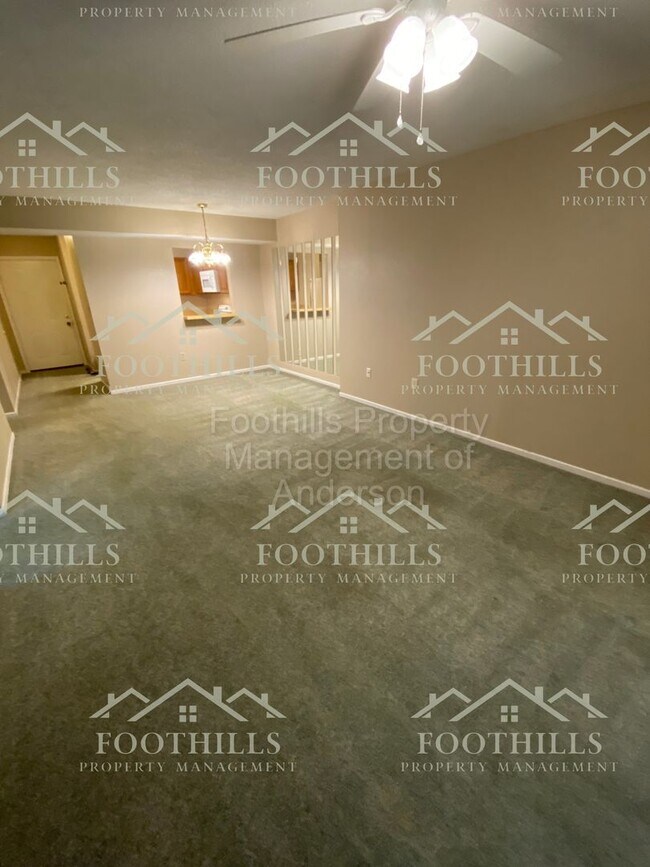 Building Photo - 2 bedroom, 2 bathroom condominium unit nea...