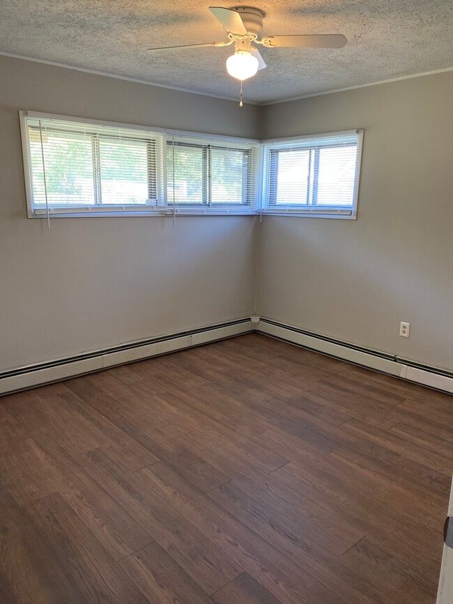 Building Photo - 305 Northpark Dr