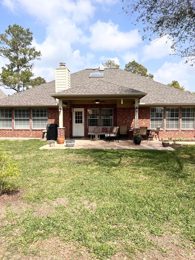 Building Photo - 1142 Knoll Crest Ct