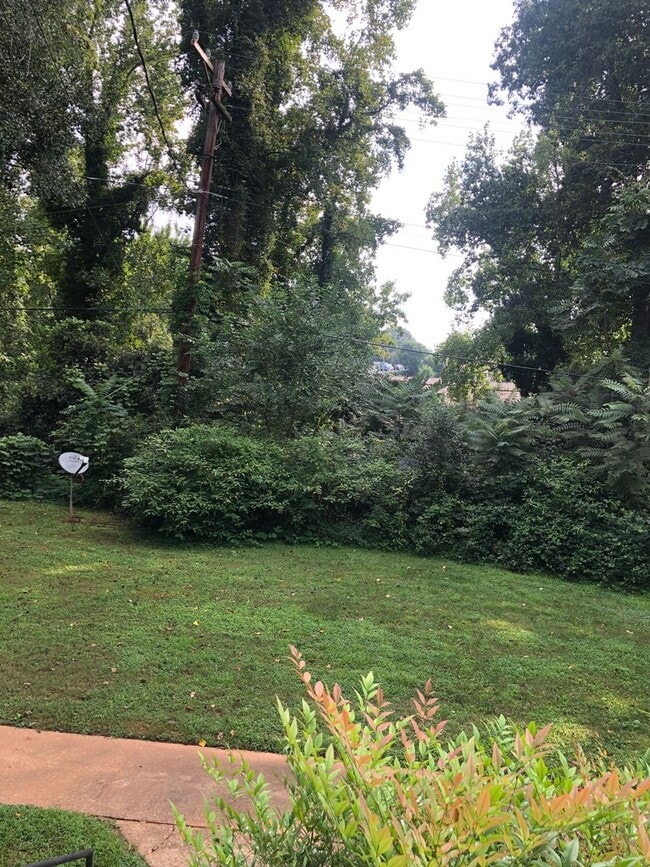 Building Photo - Greenville 2BD/1BA, 896SF