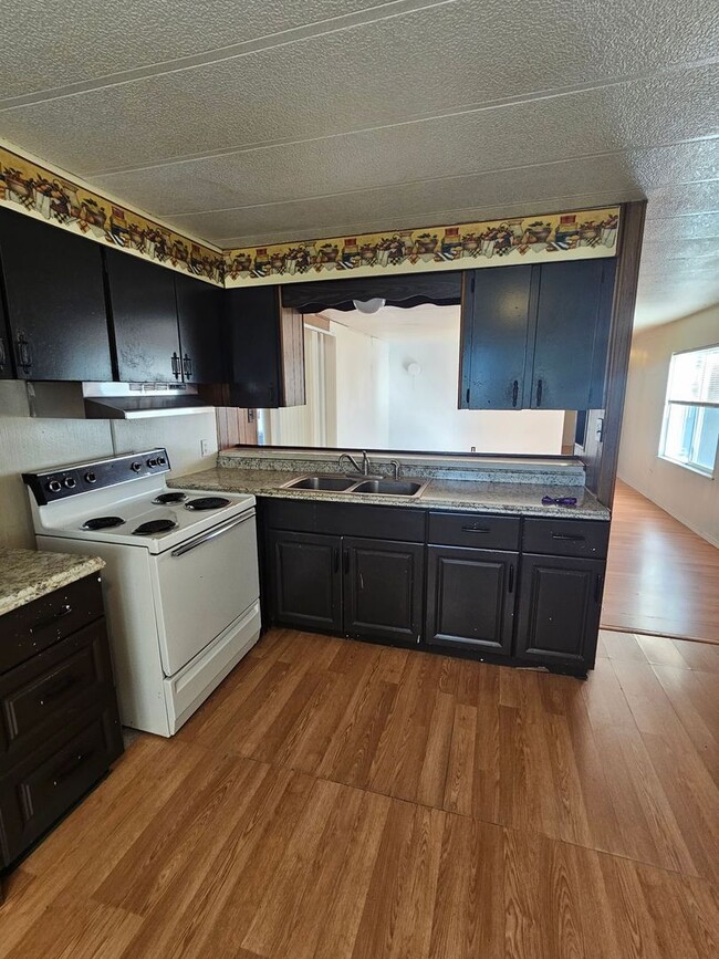 Building Photo - Trailer for Rent