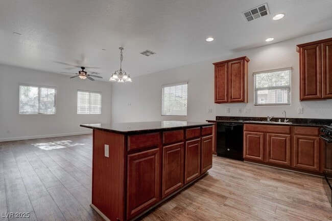 Building Photo - 7733 Lively Loom Ct
