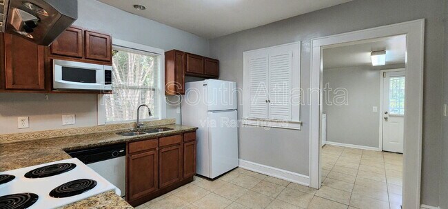 Building Photo - 3411 N Fulton Ave