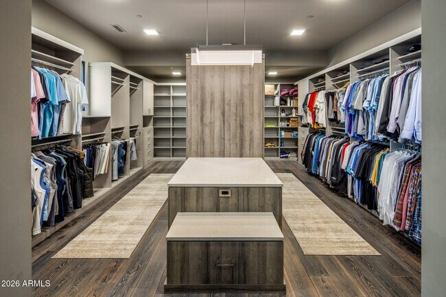 Building Photo - 10110 E Siesta Ln