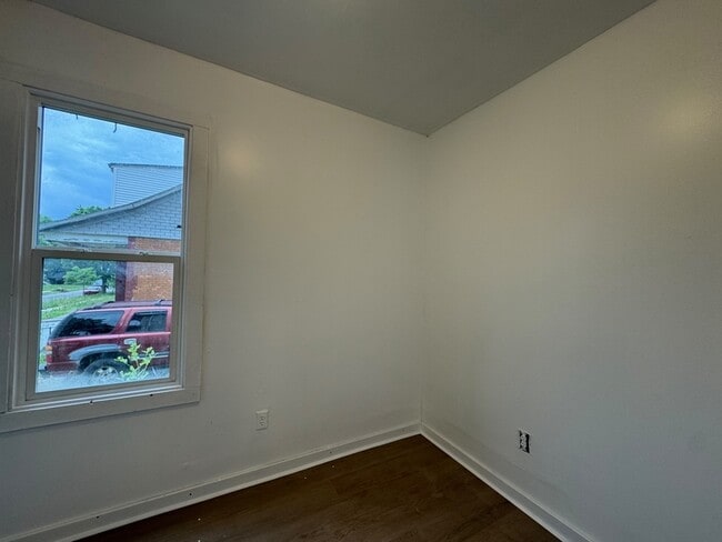 Building Photo - 4720 Garland St