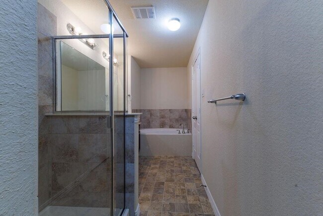 Building Photo - 11413 Hackmatack Way