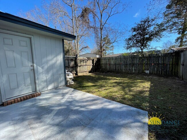 Building Photo - Magnificent 2 Bedroom Townhouse in Fort Walton Beach