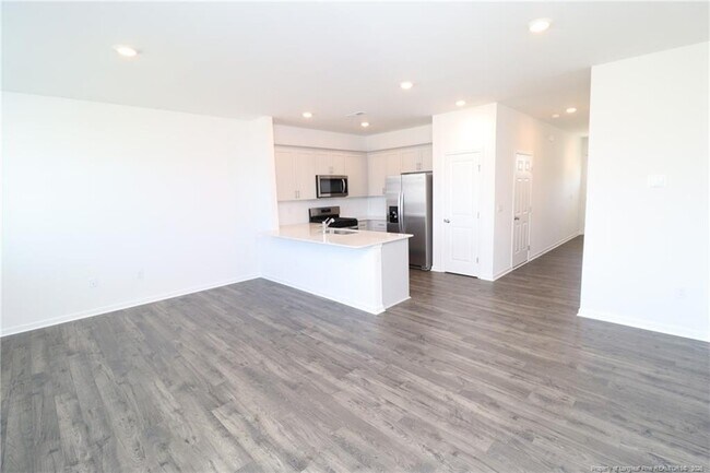 Building Photo - 360 Freestall Dr