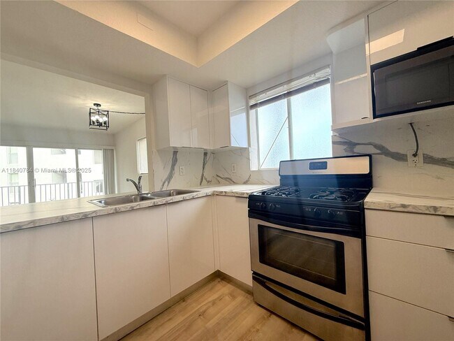 Building Photo - 7737 SW 88th St