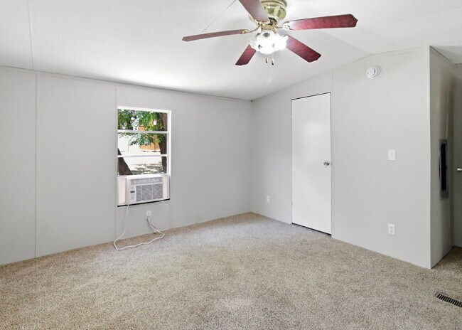 Building Photo - 3 Bedroom Home on Over .2 Acres with Canyon Lake Access!