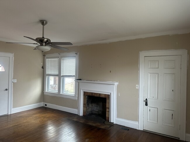 Building Photo - 406 North Main St