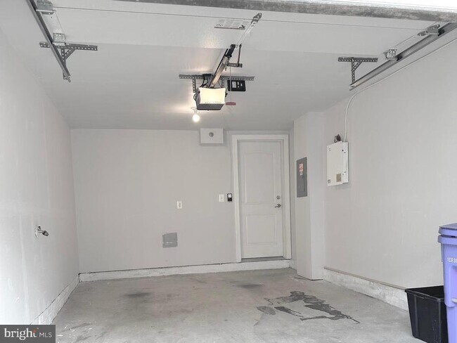 Building Photo - 15158 Kentshire Dr