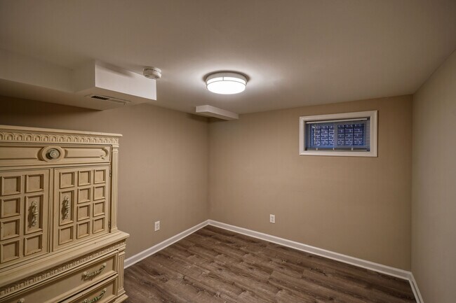 Building Photo - 28 54th St SE