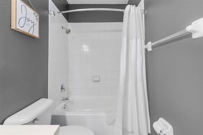 Building Photo - 5921 Riverside Ave