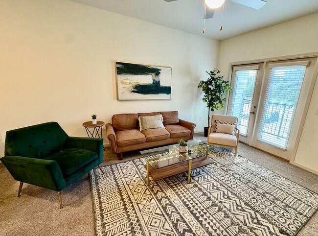 Primary Photo - 8242 Windsor Hill Blvd